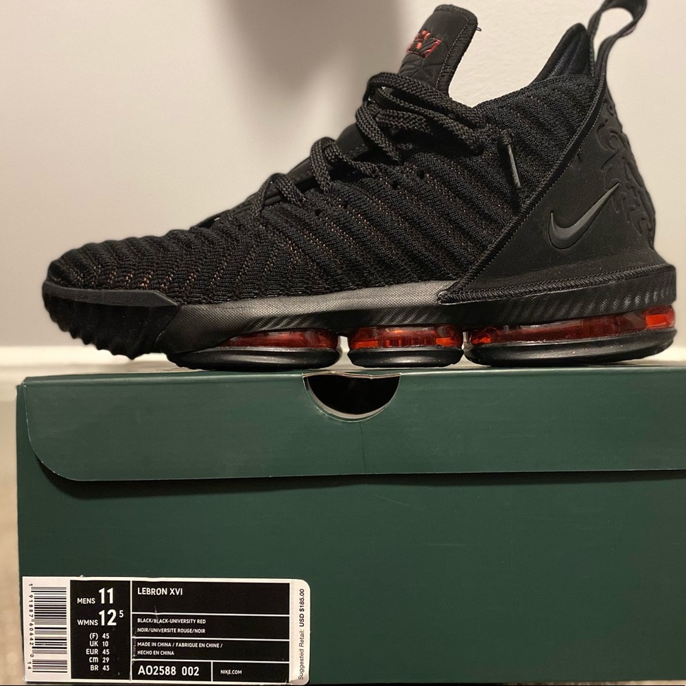 Lebron 16 Breds